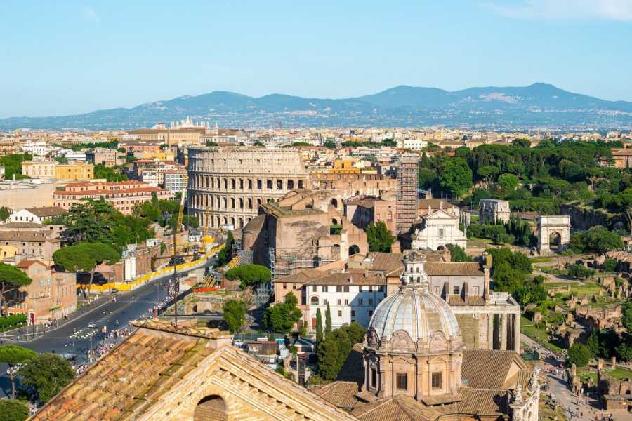 Italienska exklusiva bostäder överträffar världstrender: Hur ekonomiskt osäkra Milano och Rom hanterar situationen.