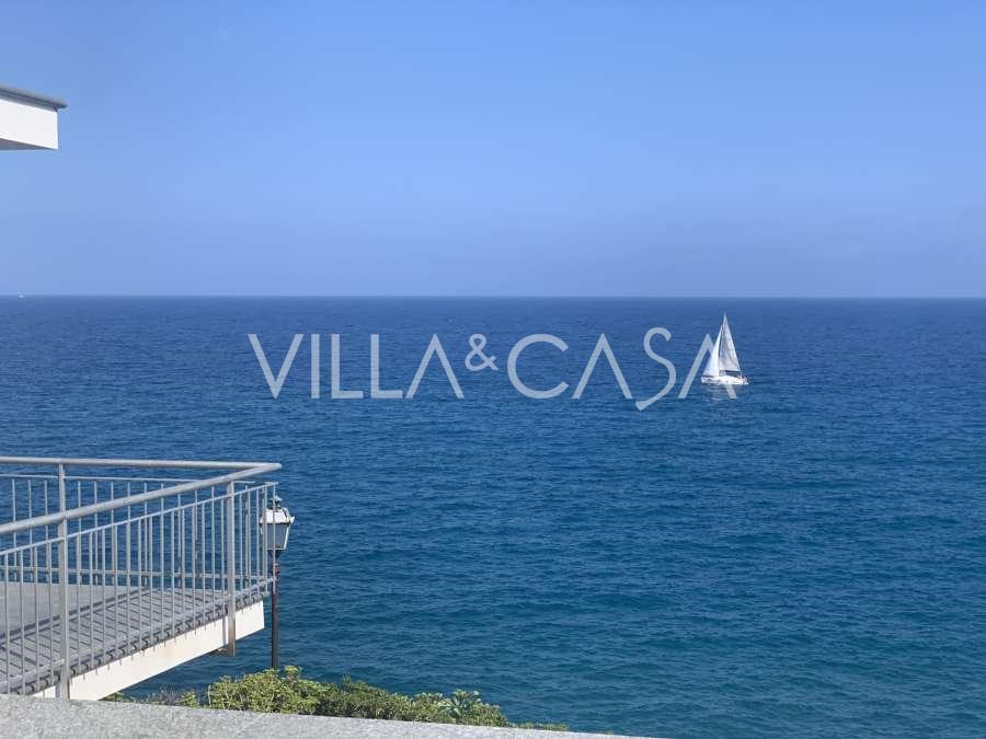 Villa i Bordighera med privat strand