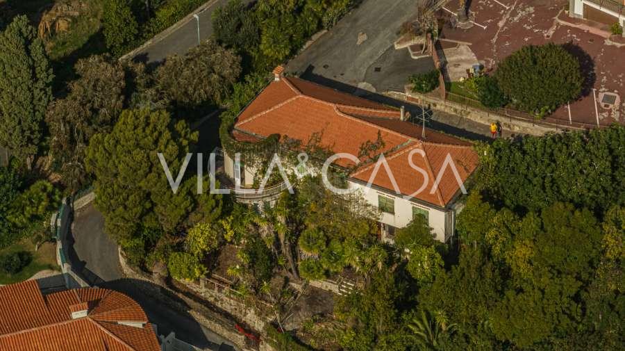 Villa vid havet i Sanremo, 50 meter från stranden.