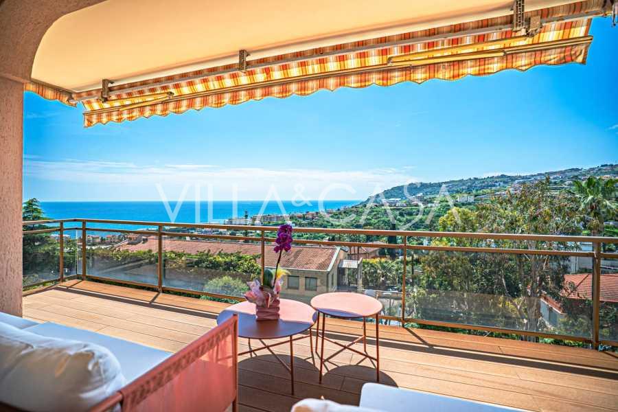 Renoverad trerumslägenhet i Sanremo