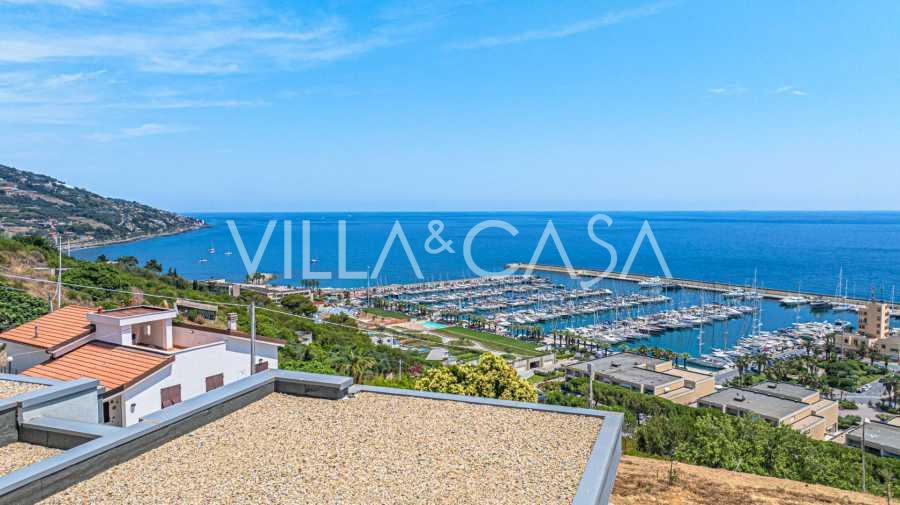Modern villa i Santo Stefano al Mare