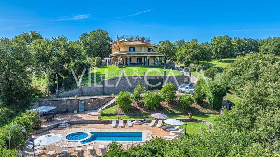 Villa i Montefiascone till salu