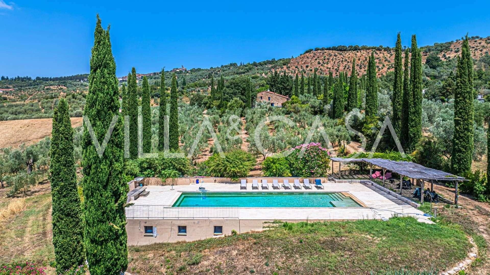 Villa med romarv i Toscana till salu