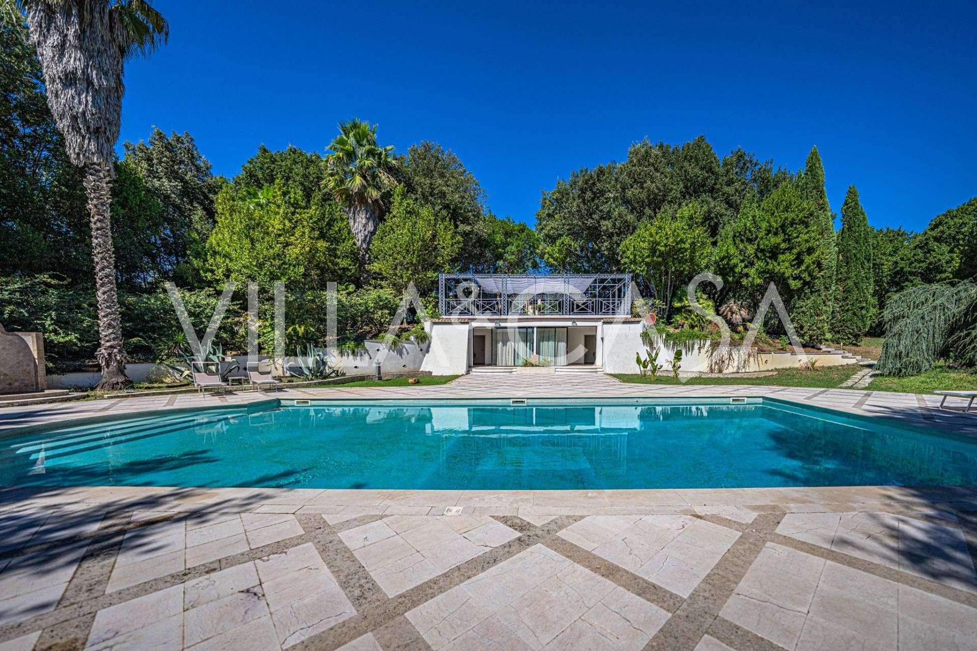 Elitär landsbygdsegendom nära Rom