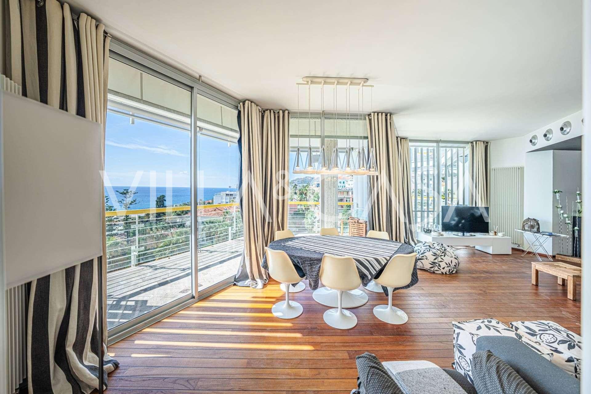 Lyxig lägenhet till salu vid havet i Sanremo