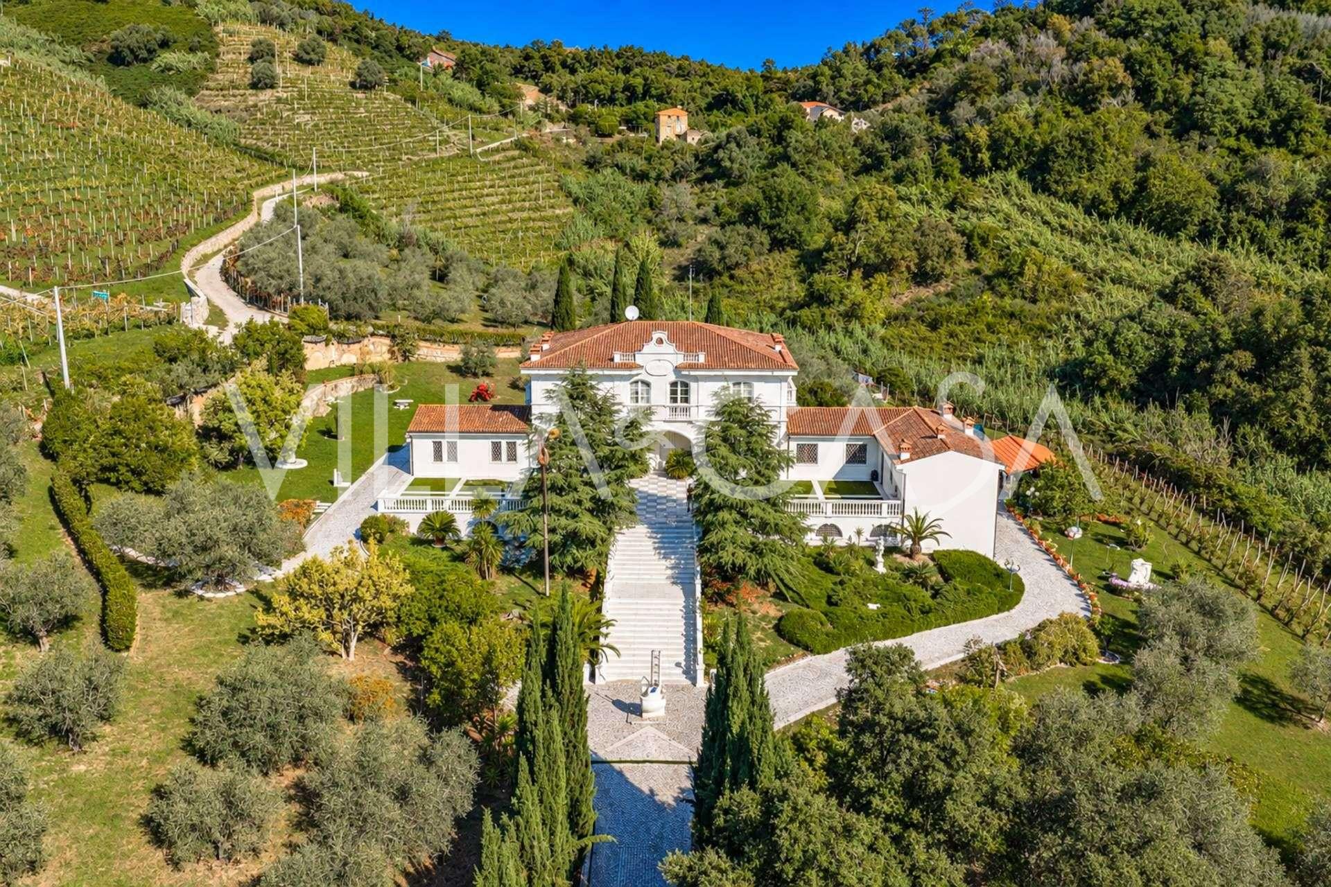 Fantastisk villa till salu i Toscana, Massa