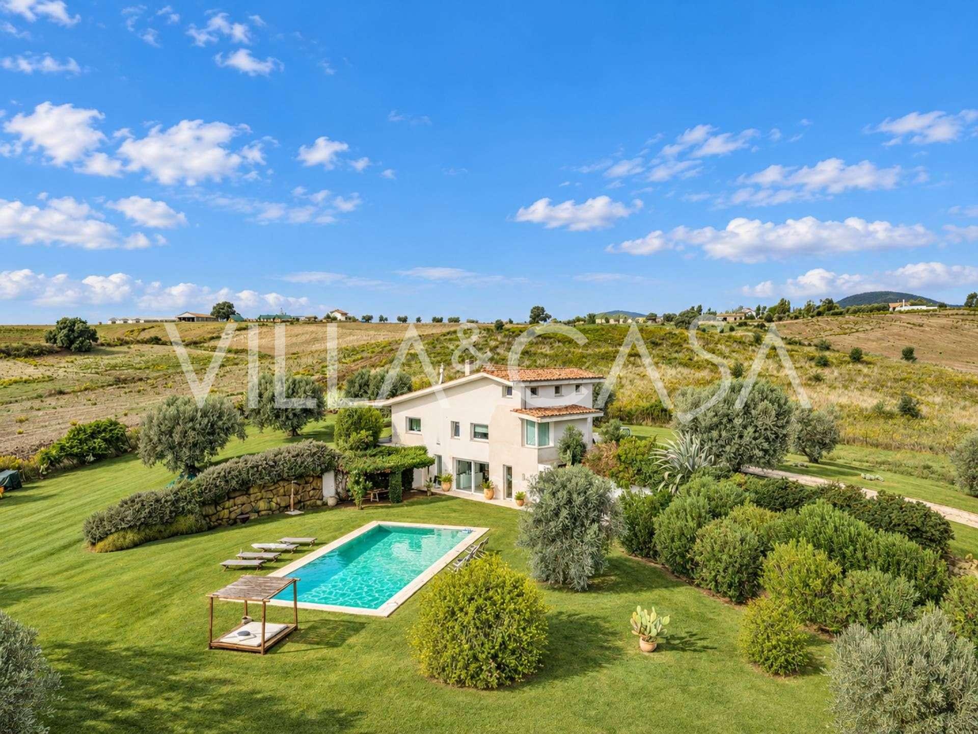 Villa med pool och panoramautsikt vid gränsen mellan Lazio och Toscana