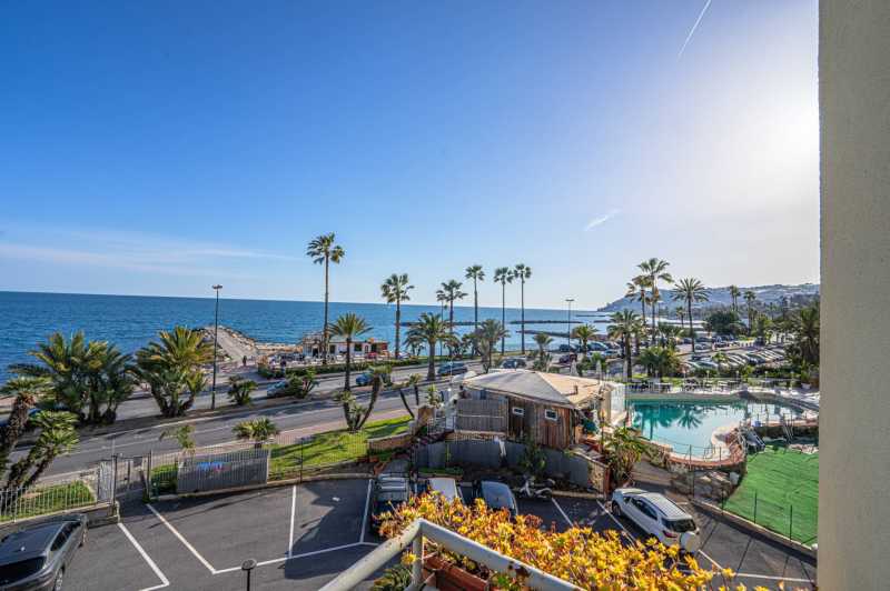 Lägenhet vid stranden i Sanremo