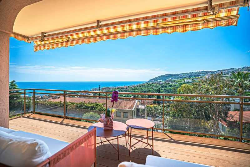 Renoverad trerumslägenhet i Sanremo
