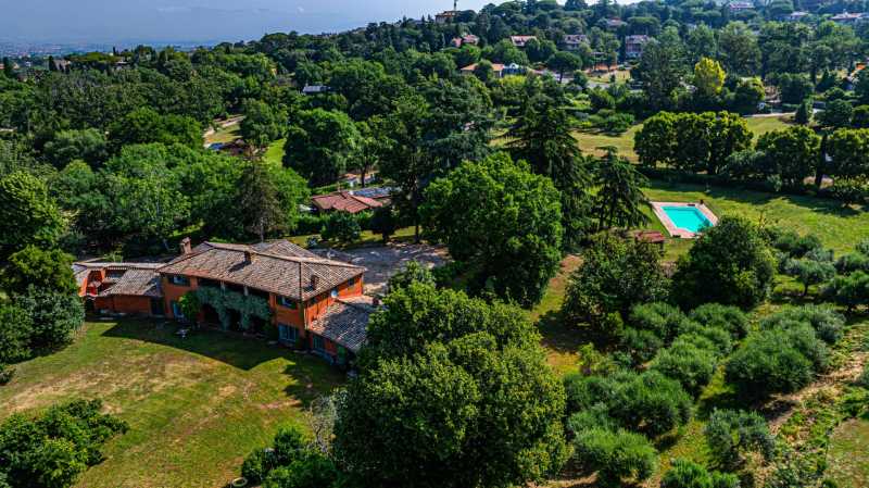 Villa med historia och pool i Grottaferrata