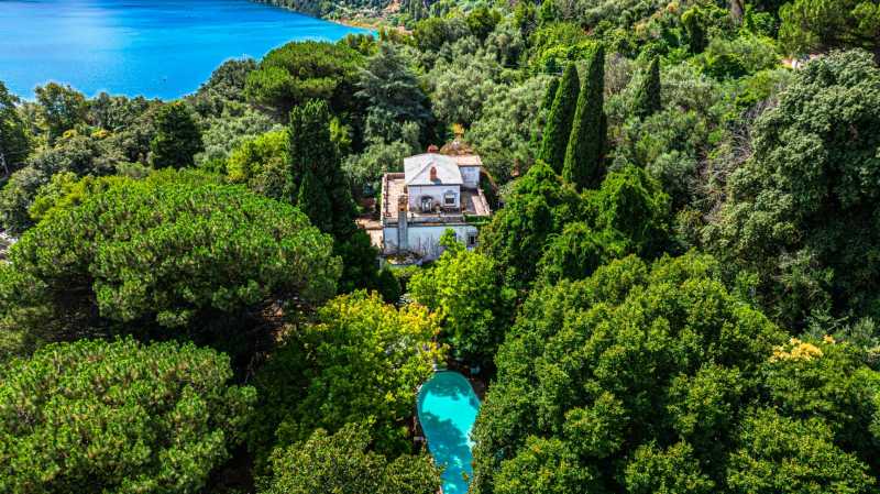 Exklusiv villa i Castel Gandolfo vid Albano-sjön