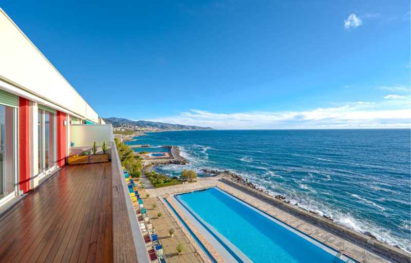 Lägenheter vid kusten i Capo Nero, Sanremo