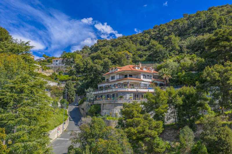 Lyxlägenheter till salu i Bordighera