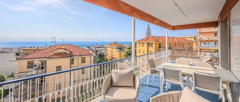 Lägenhet i Sanremo efter renovering till salu