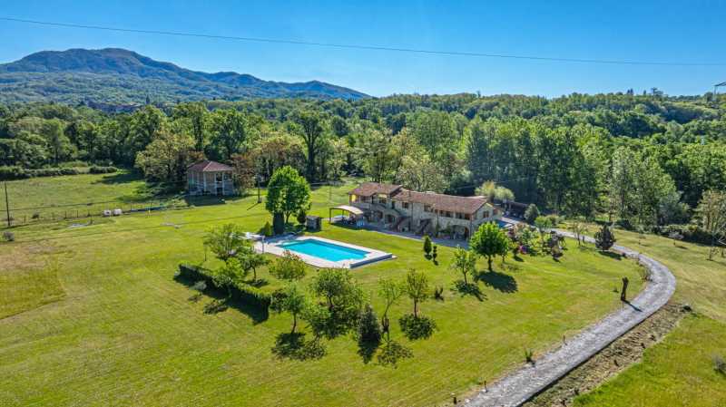 Till salu herrgård i Villafranca in Lunigiana