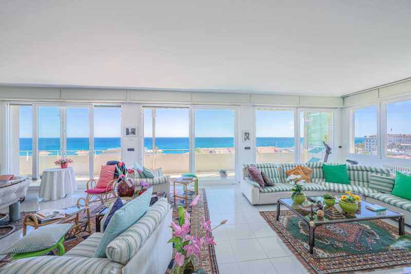 Lyxig penthouse till salu i Sanremo