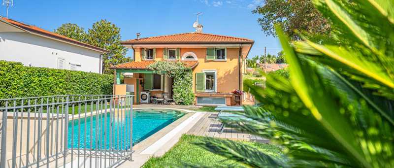 Uthyres villa vid havet i Marina di Pietrasanta