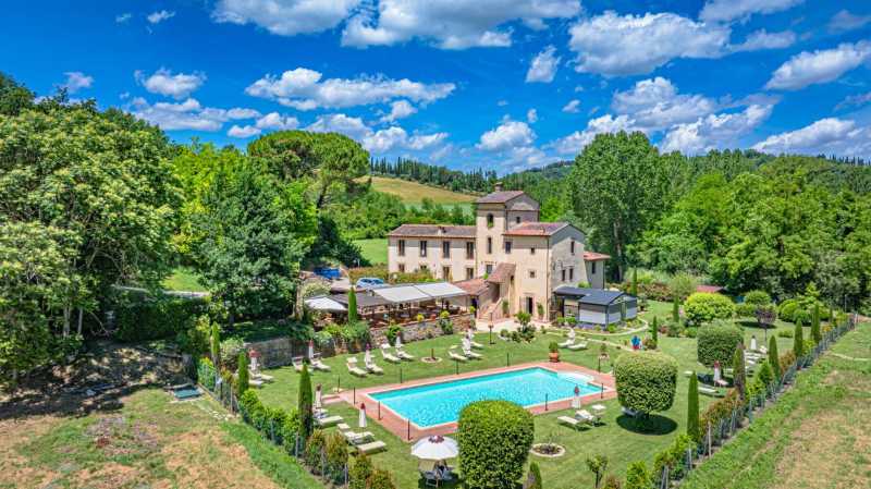 Till salu fantastisk historisk herrgård nära San Gimignano