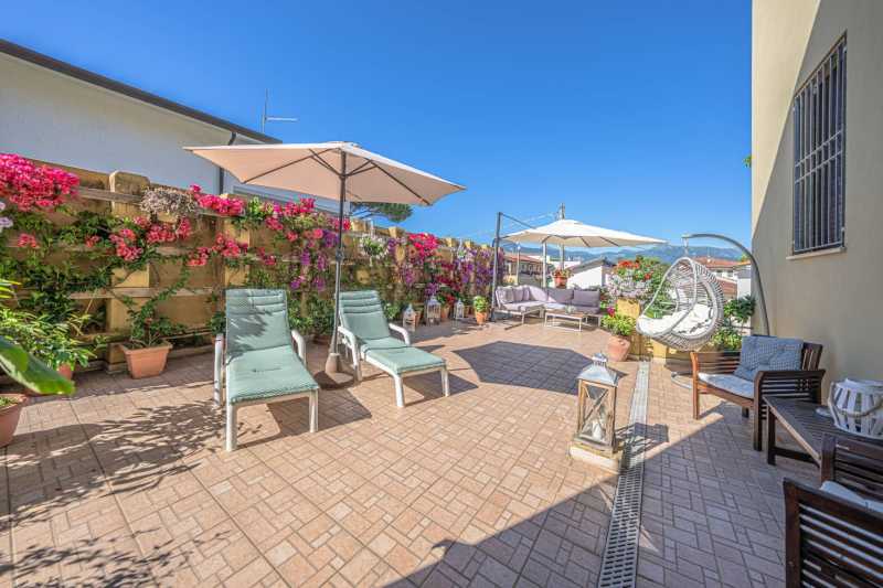Till salu stiligt hotell i Lido di Camaiore