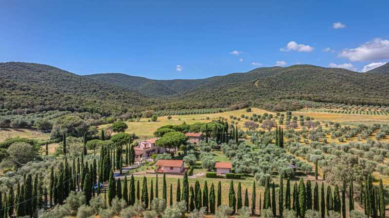 Stilfull agriturismo till salu i Puntone