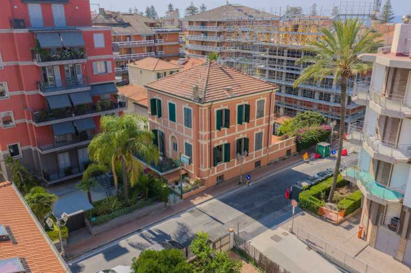 Exklusivt hotell i centrala Bordighera till salu