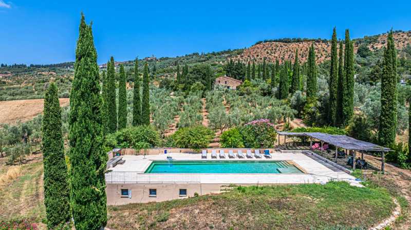 Villa med romarv i Toscana till salu