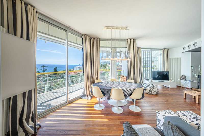 Lyxig lägenhet till salu vid havet i Sanremo