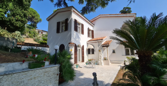 Villa med vacker park i Sanremo