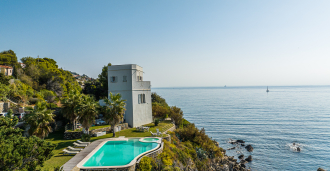 Villa med privat strand i Ligurien