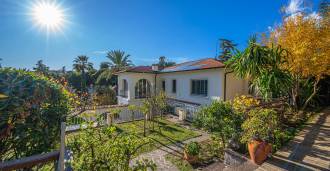 Elegant villa vid havet i Sanremo