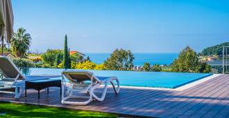 Modern villa med havsutsikt i Bordighera