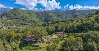 Lyxvilla i Bagnone, Toscana, till salu