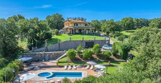 Villa i Montefiascone till salu