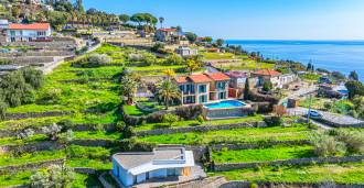 Till salu: hus vid havet i Bordighera.