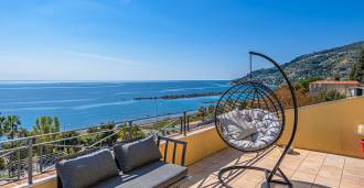 Fantastisk villa vid havet i Ospedaletti till salu