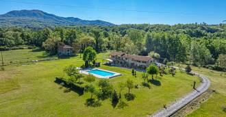 Till salu herrgård i Villafranca in Lunigiana