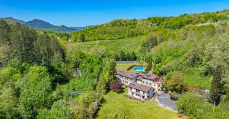 Till salu lyxig agriturismo i Toscana, Massa