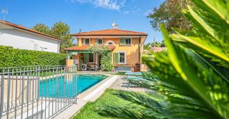 Uthyres villa vid havet i Marina di Pietrasanta