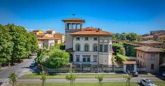Till salu stilfull historisk villa i centrala Pisa