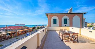 Historisk villa till salu vid havet i Marina di Pisa