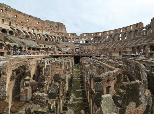 Upptäckt av hypogeum för turister i Colosseum Italien