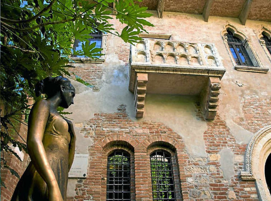 Julies balkong i Verona, Italien