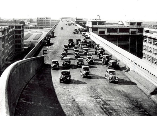 Fiat testbana i Turin Italien